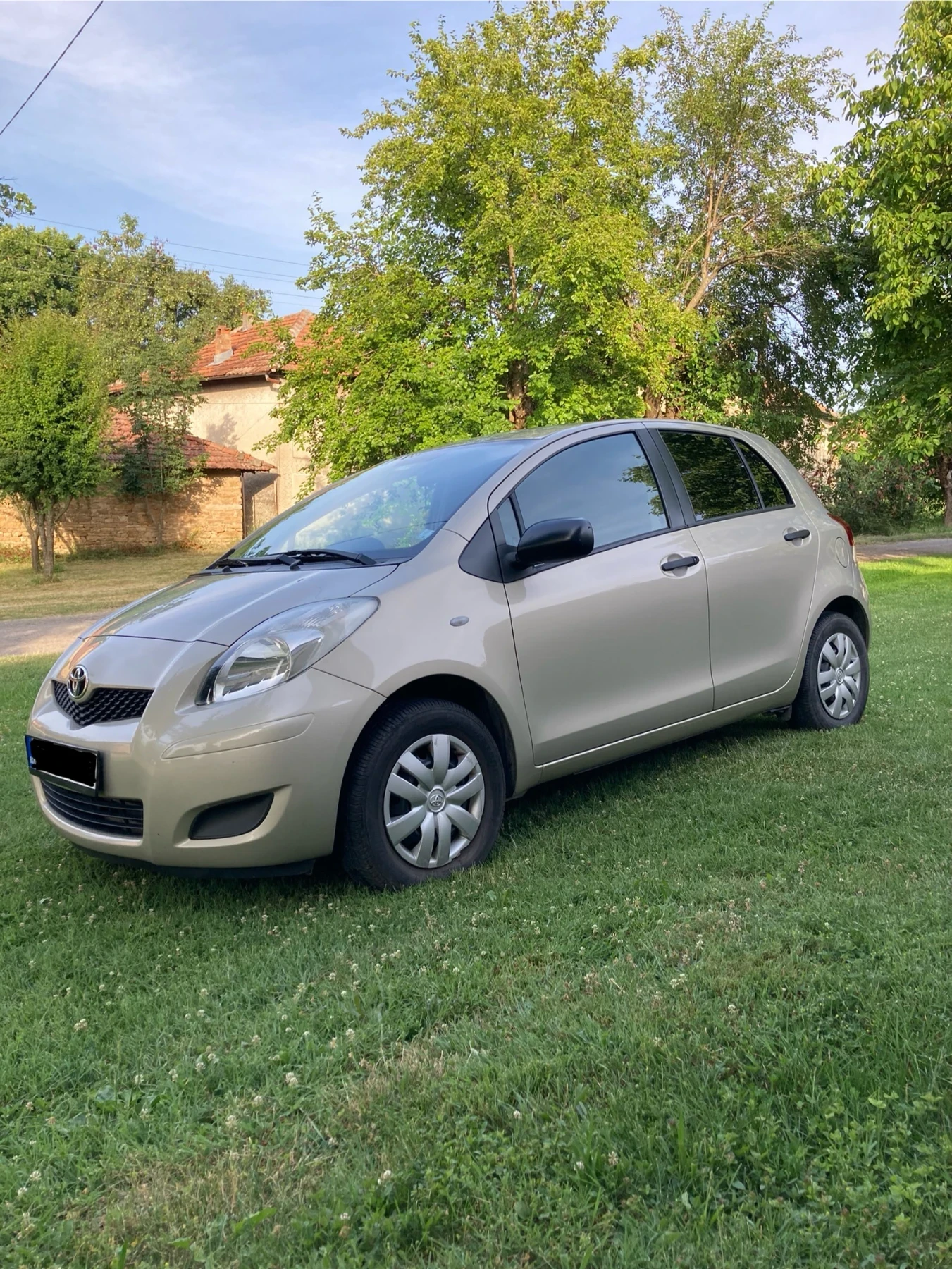 Toyota Yaris  - изображение 4