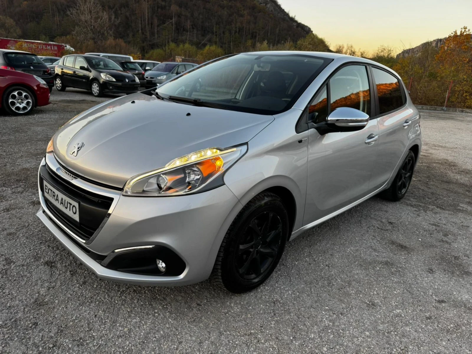 Peugeot 208 1.2i, EURO 6, FACELIFT, 90000 km  | Mobile.bg   1