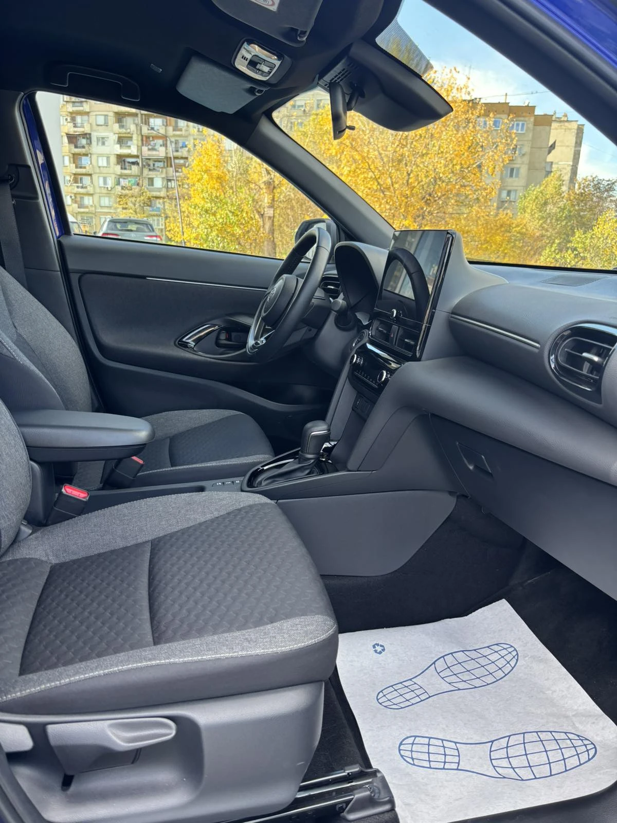 Toyota Yaris Cross HYBRID CHIC 2WD - изображение 8