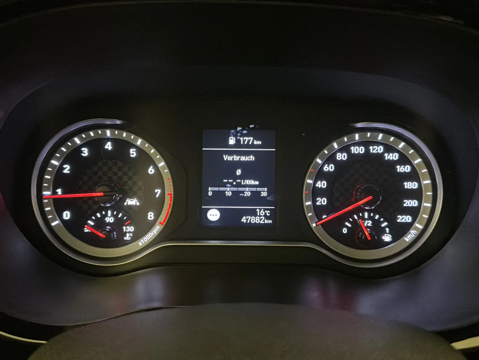 Hyundai I10 1.0 Trend NAVI| L&S-HZG| CARPLAY| KAMERA| SPUR | Mobile.bg   11