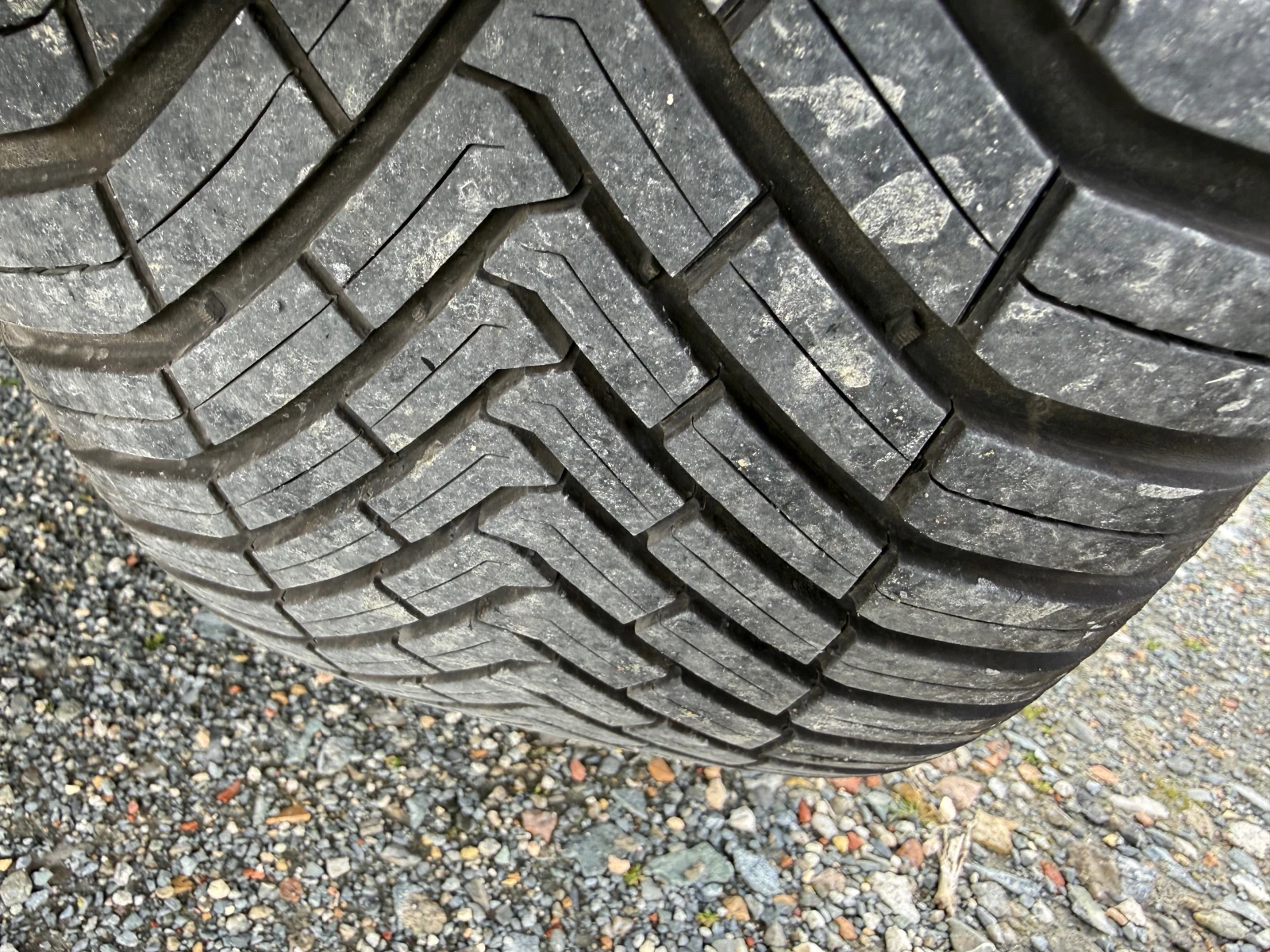 Mercedes-Benz GLA 180 MATT ED. AUT. NAVI ШВЕЙЦАРИЯ, снимка 17 - Автомобили и джипове - 54085853