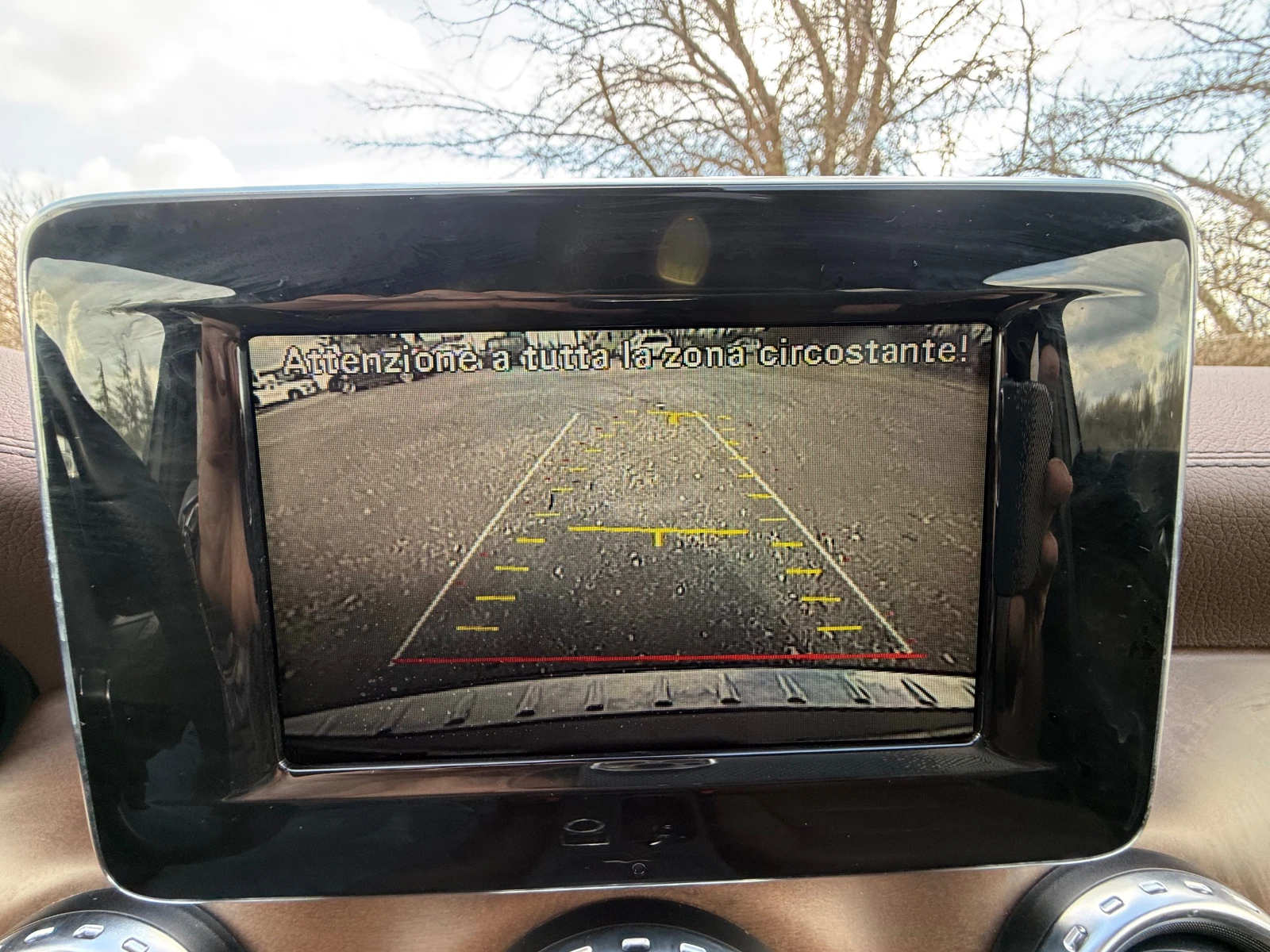 Mercedes-Benz GLA 180 MATT ED. AUT. NAVI ШВЕЙЦАРИЯ, снимка 9 - Автомобили и джипове - 54085853