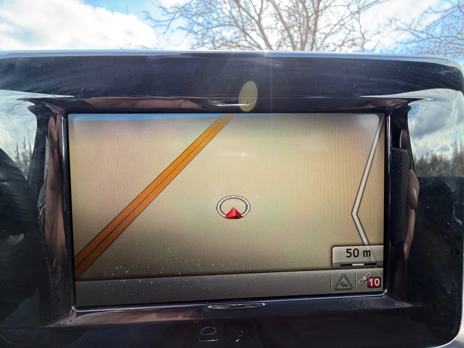 Mercedes-Benz GLA 180 MATT ED. AUT. NAVI ШВЕЙЦАРИЯ, снимка 8 - Автомобили и джипове - 54085853