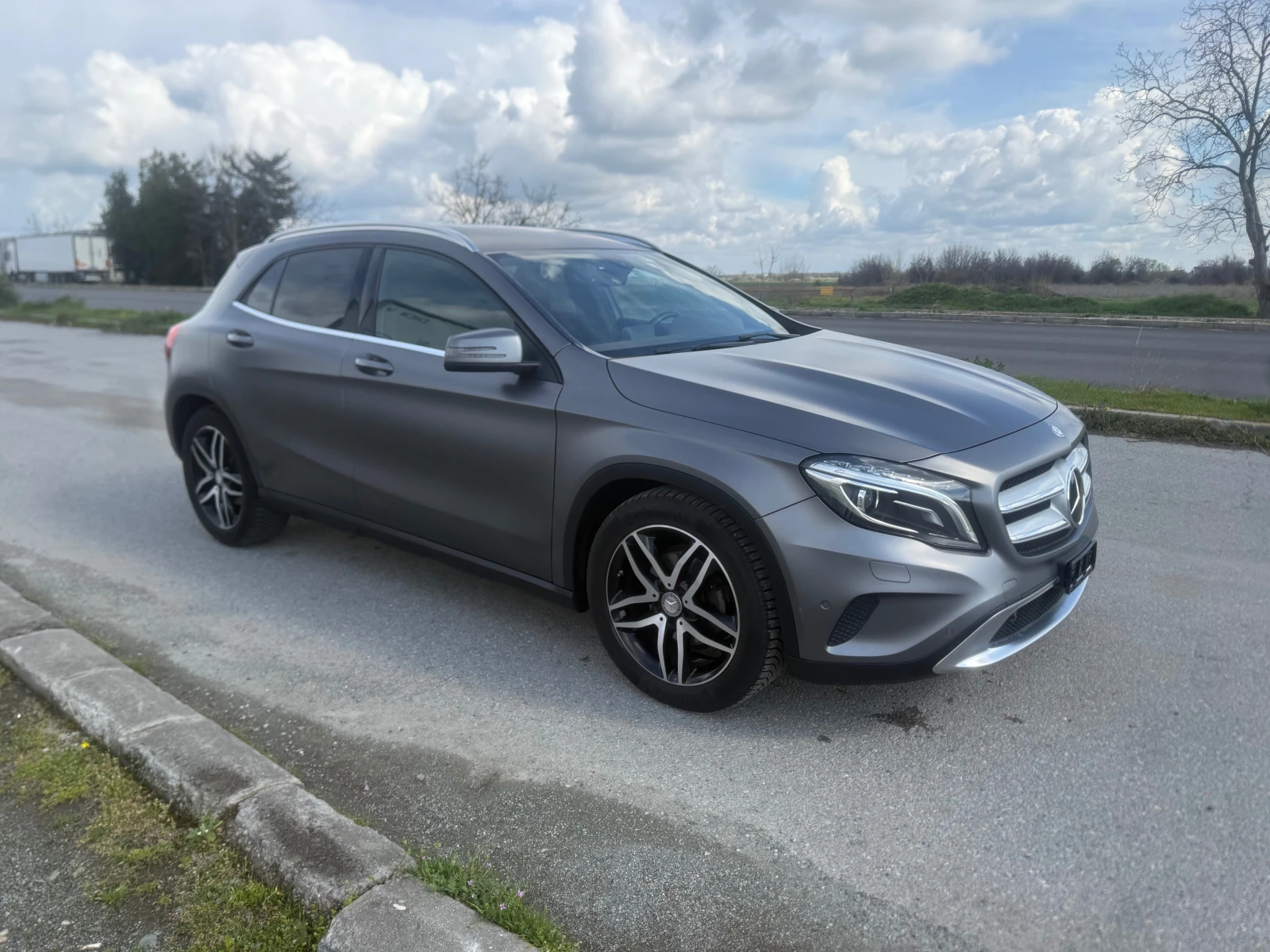 Mercedes-Benz GLA 180 MATT ED. AUT. NAVI ШВЕЙЦАРИЯ, снимка 4 - Автомобили и джипове - 54085853