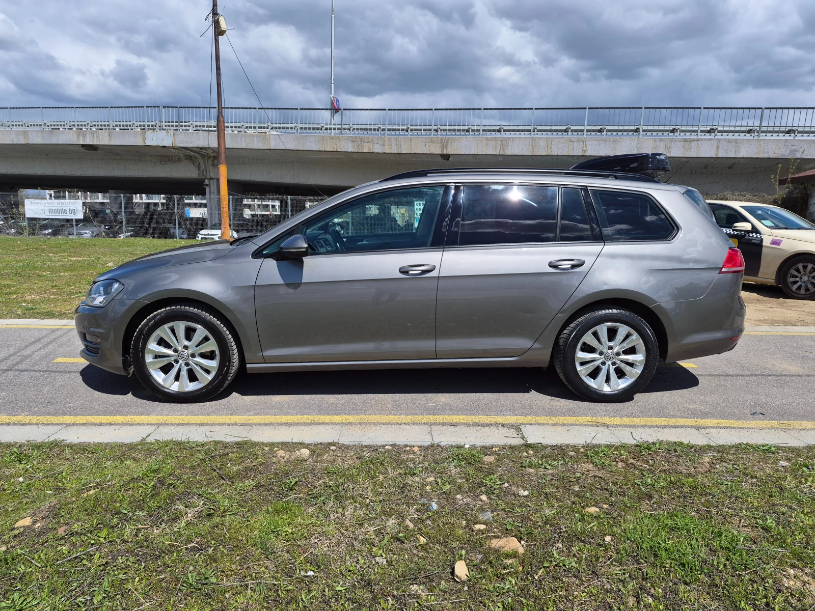 VW Golf Variant 1.6D АВТОМАТ, снимка 8 - Автомобили и джипове - 54198368