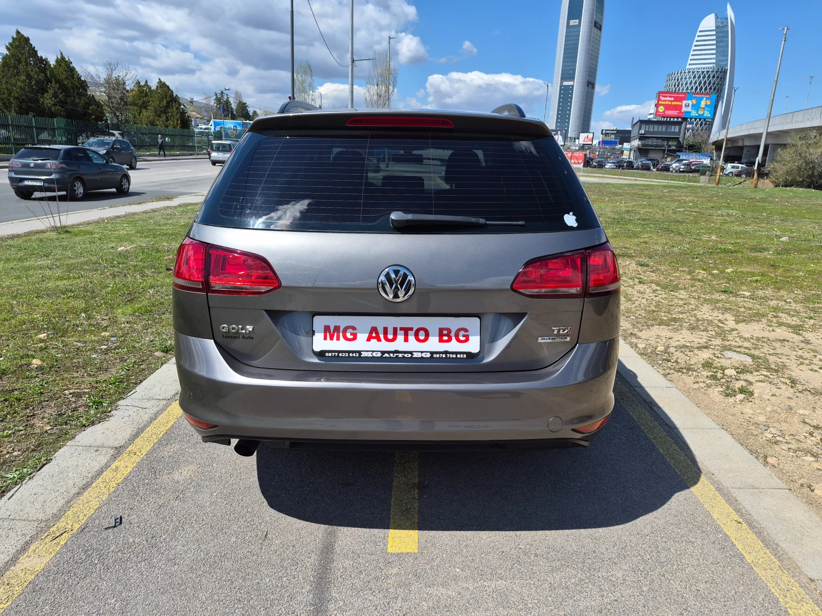 VW Golf Variant 1.6D АВТОМАТ, снимка 6 - Автомобили и джипове - 54198368