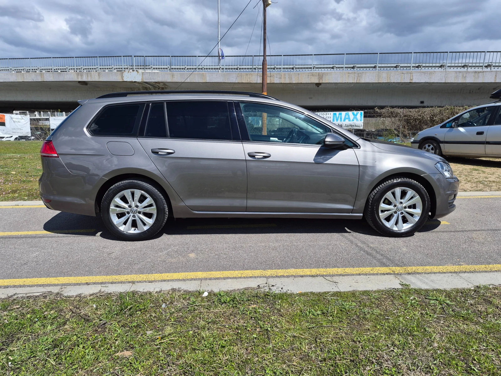 VW Golf Variant 1.6D АВТОМАТ, снимка 4 - Автомобили и джипове - 54198368