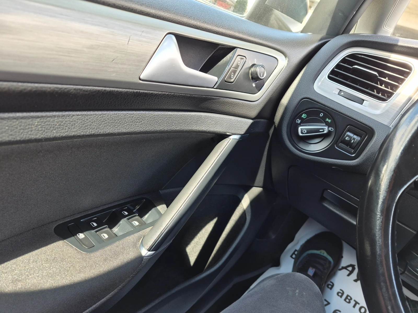 VW Golf Variant 1.6D АВТОМАТ, снимка 15 - Автомобили и джипове - 54198368