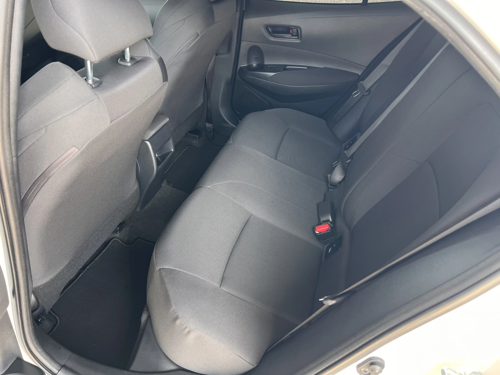 Toyota Corolla COMFORT/1.2D-4T/116k.c./6MT/ГАРАНЦИЯ, снимка 10 - Автомобили и джипове - 54229768