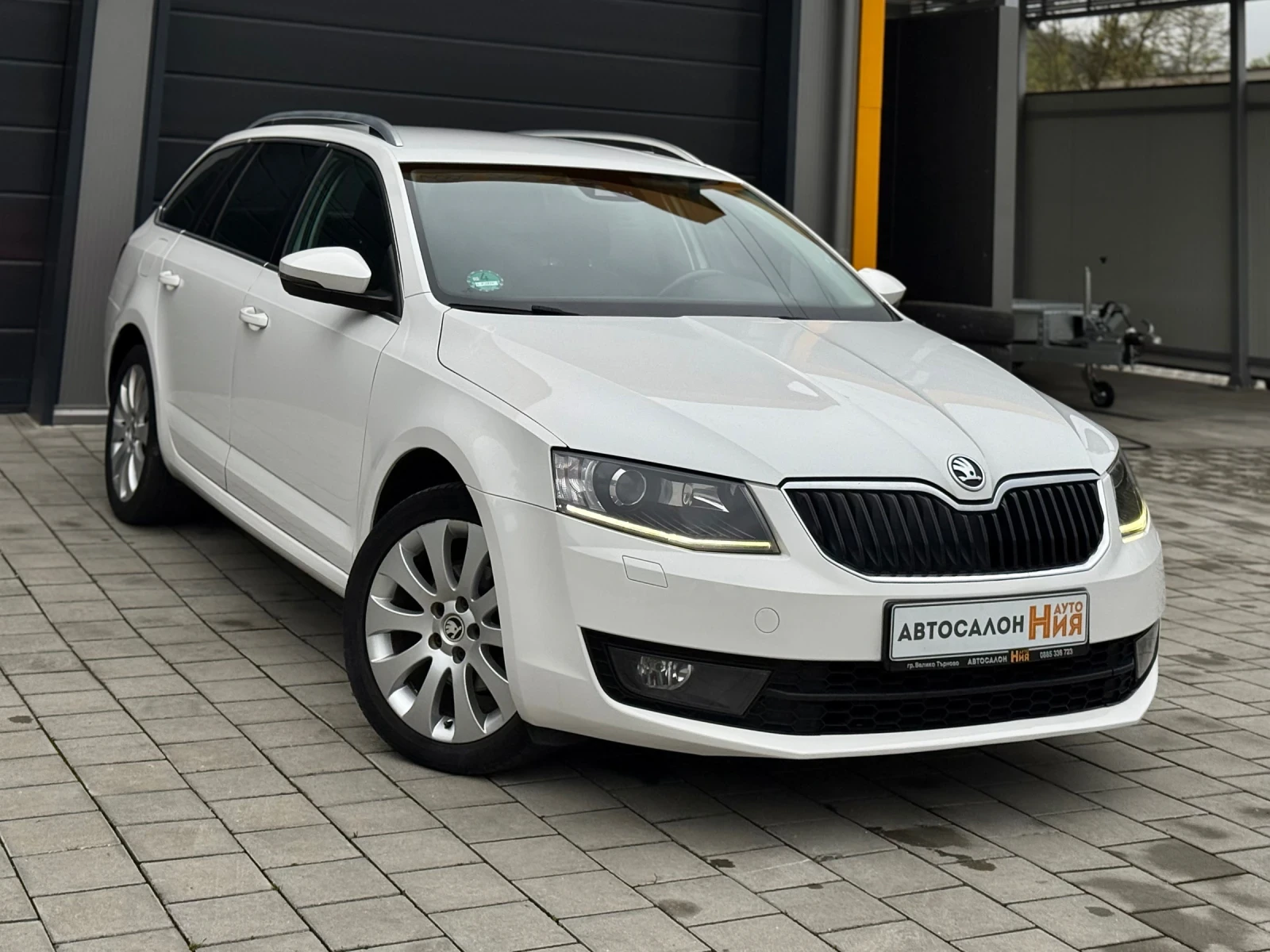 Skoda Octavia 2.0TDI * Keyless* LaneAssist* Navi*  | Mobile.bg � ����������� 3