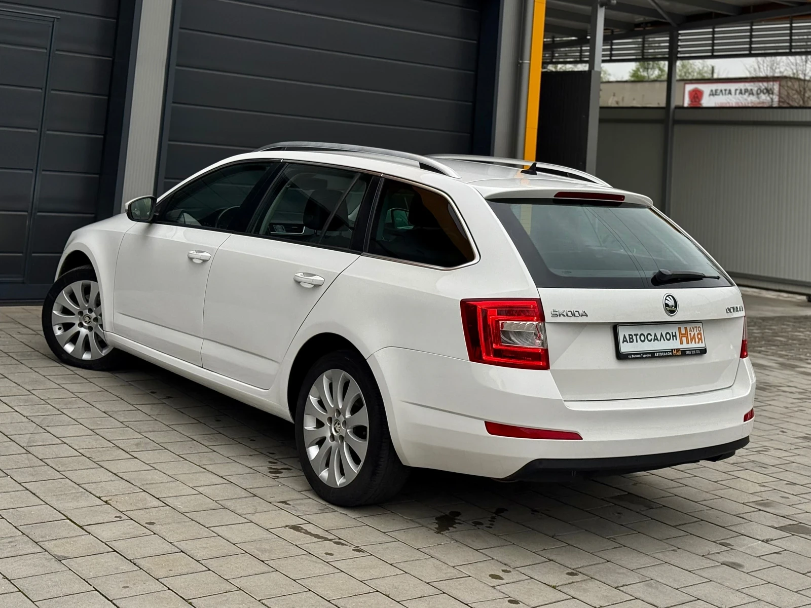Skoda Octavia 2.0TDI * Keyless* LaneAssist* Navi*  | Mobile.bg � ����������� 4