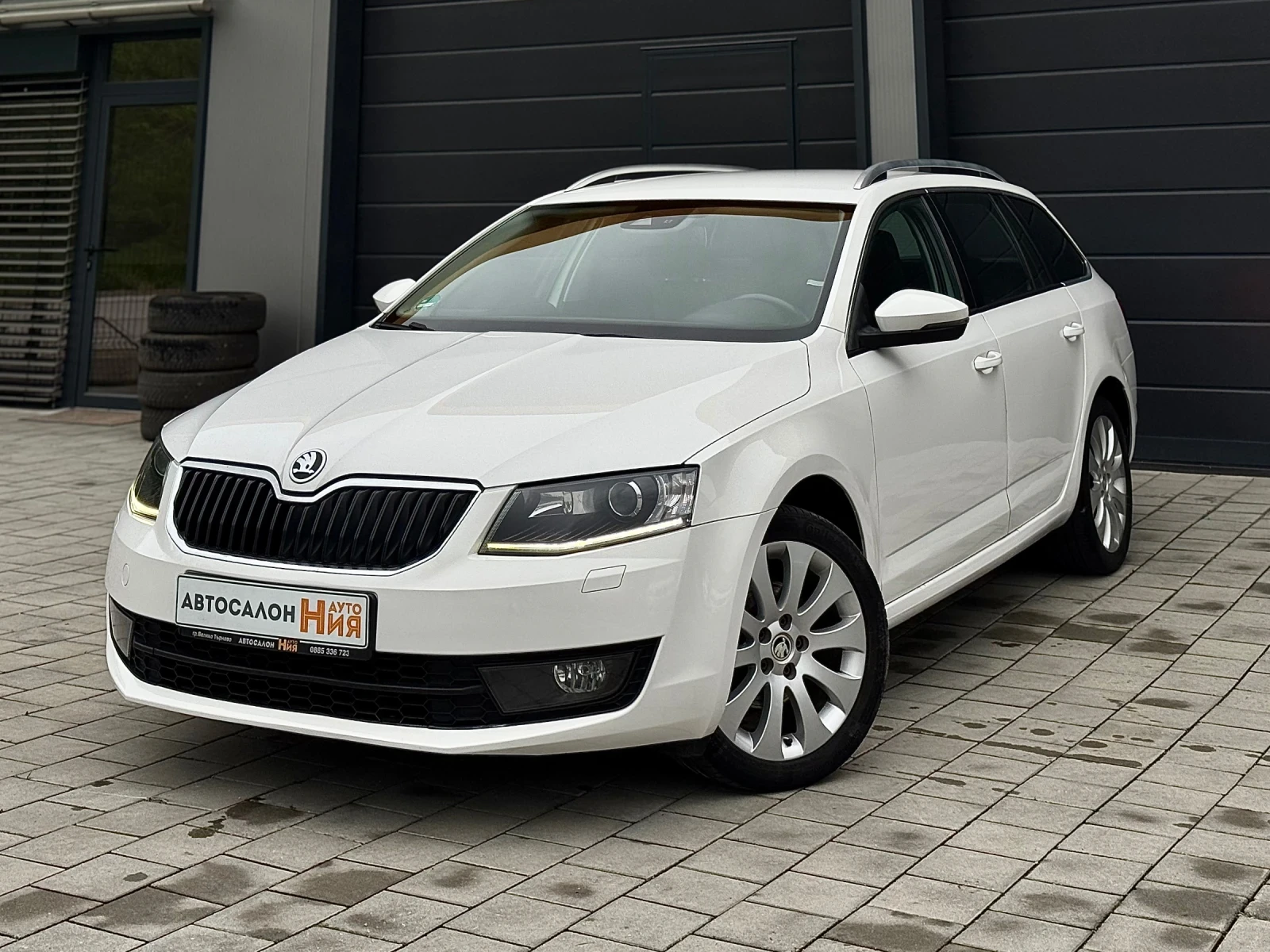 Skoda Octavia 2.0TDI * Keyless* LaneAssist* Navi* 