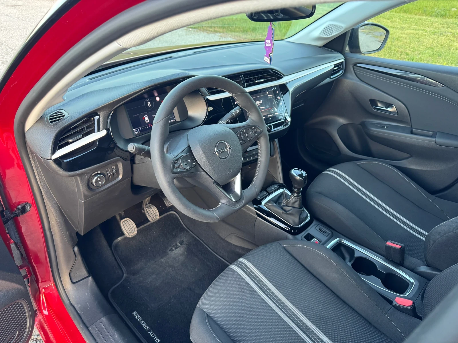 Opel Corsa 2023 GS 1.2 Turbo 101 HP * 22 000km* EURO 6* COC* , снимка 7 - Автомобили и джипове - 54431428