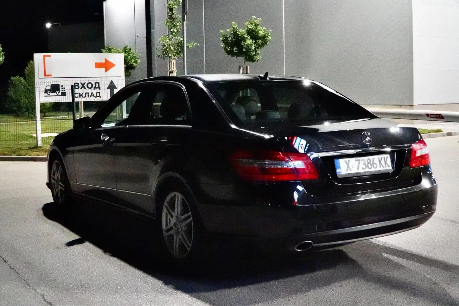 Mercedes-Benz E 250 AMG LINE, снимка 9 - Автомобили и джипове - 55009681