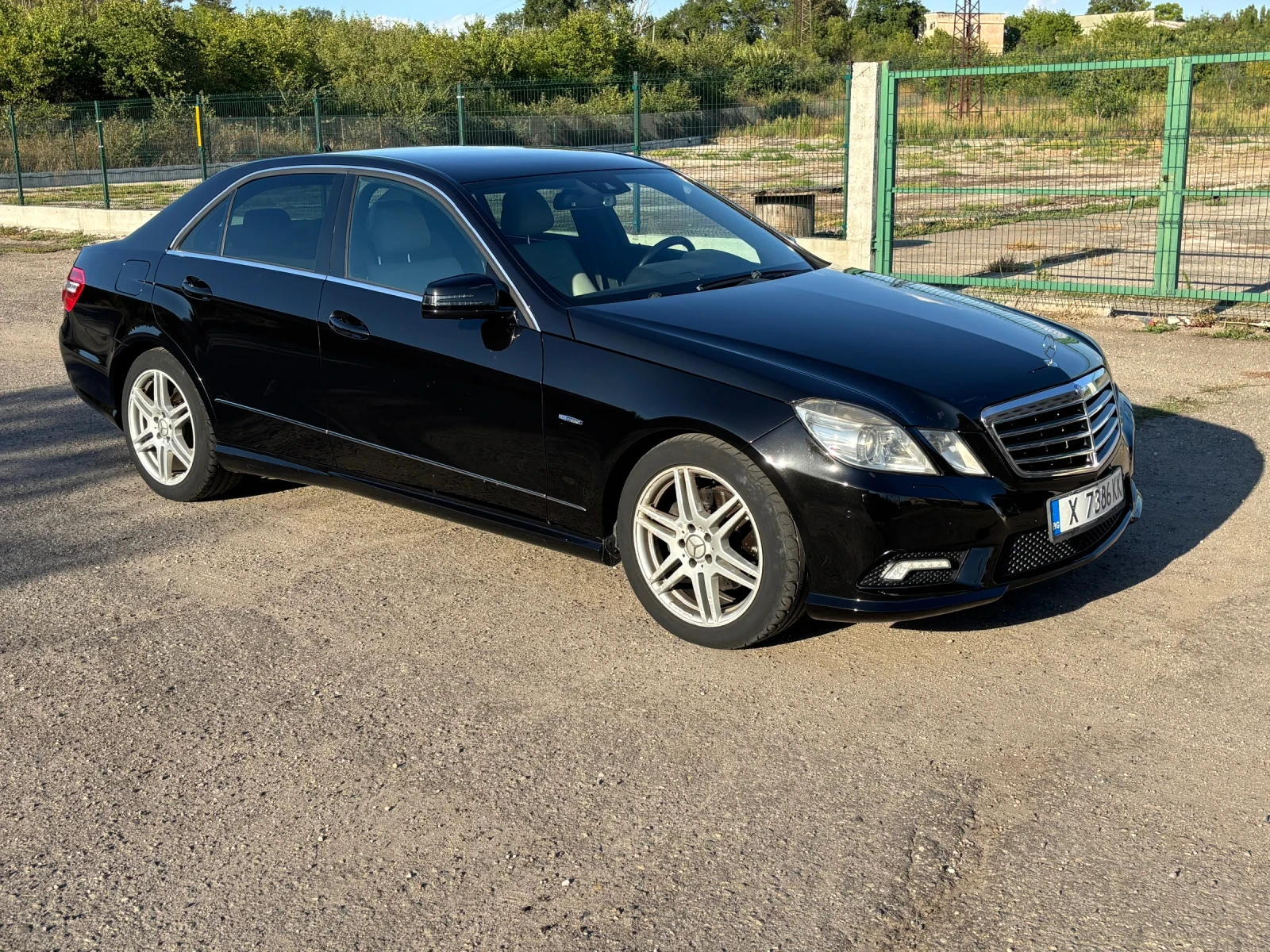 Mercedes-Benz E 250 AMG LINE, снимка 3 - Автомобили и джипове - 55700912