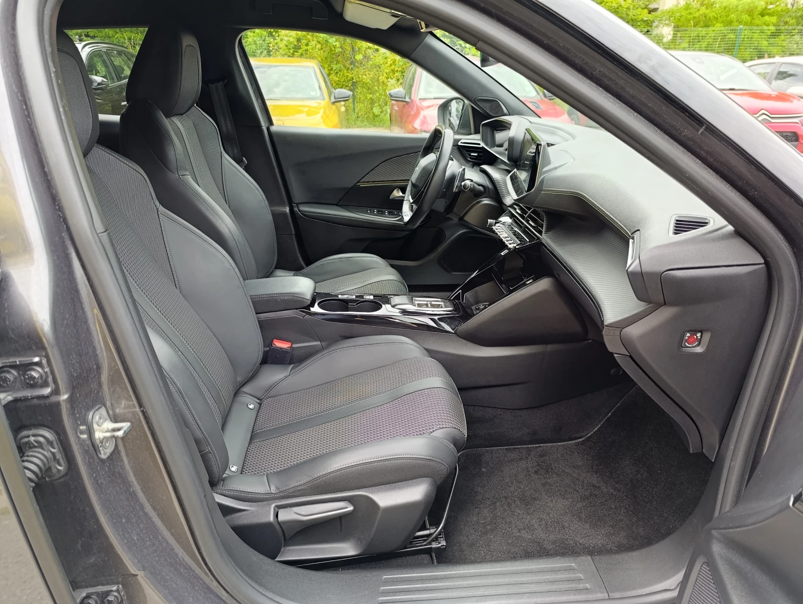 Peugeot 2008  GT Закупен от БГ, снимка 9 - Автомобили и джипове - 55144579
