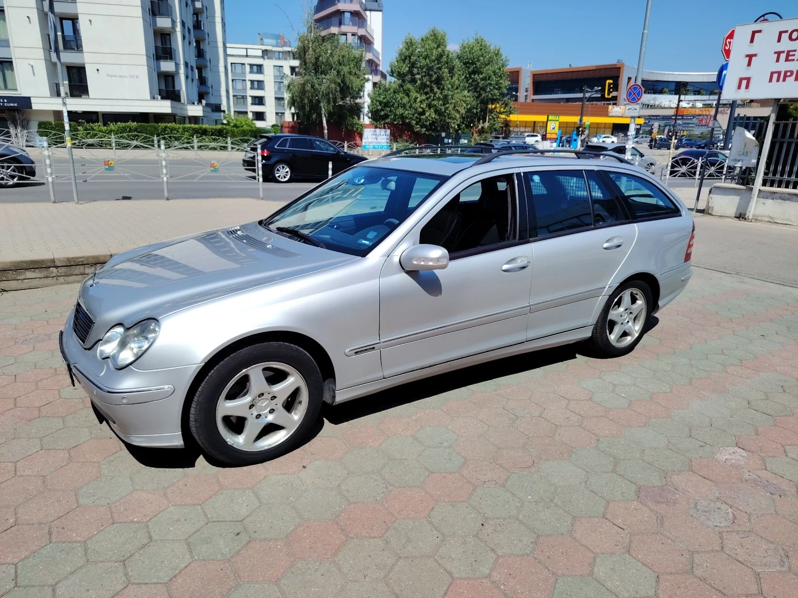 Mercedes-Benz C 320 4 Matic, снимка 4 - Автомобили и джипове - 55353628