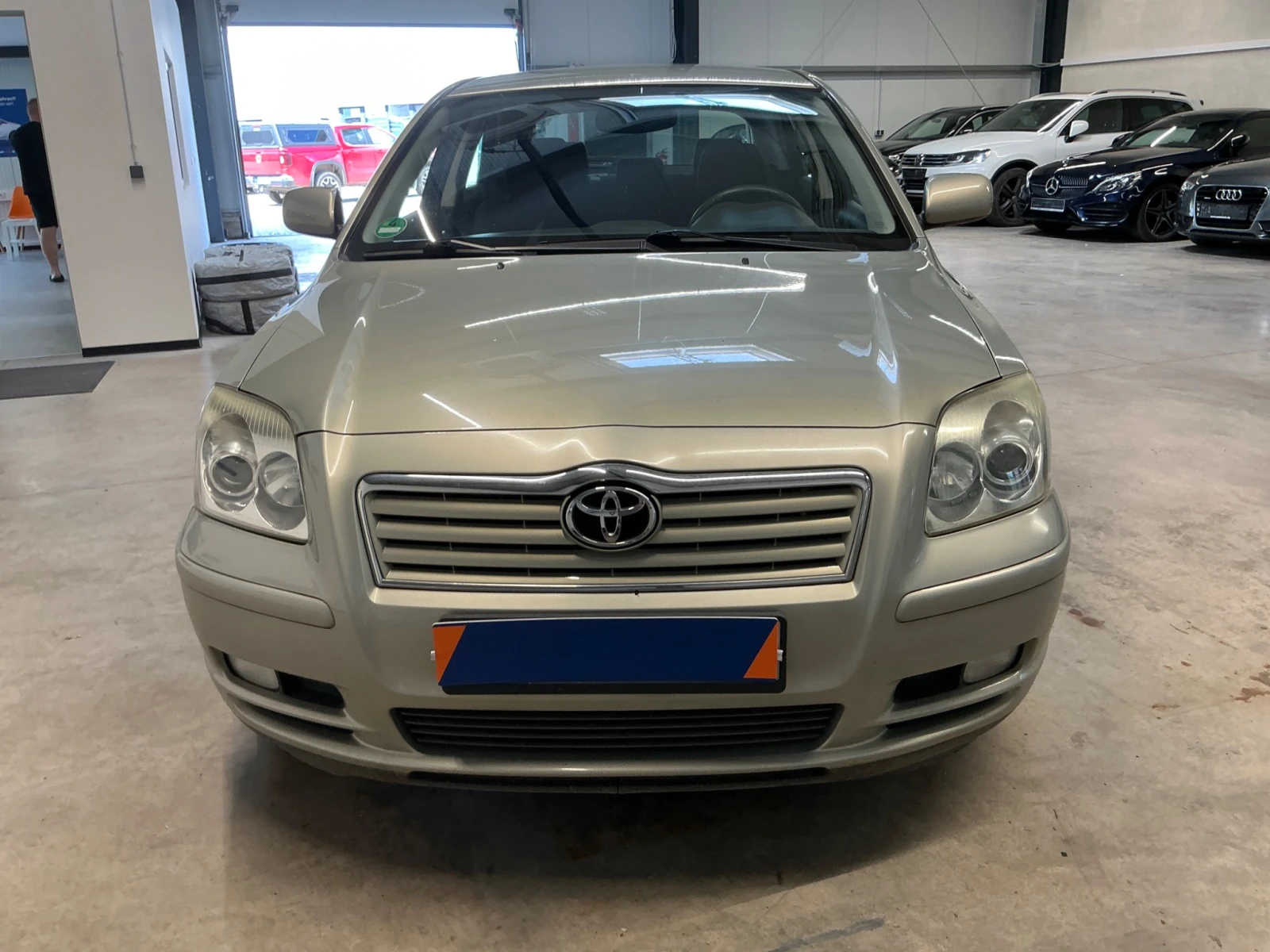 Toyota Avensis 2.0i SOL LIFTBACK, снимка 8 - Автомобили и джипове - 55391177