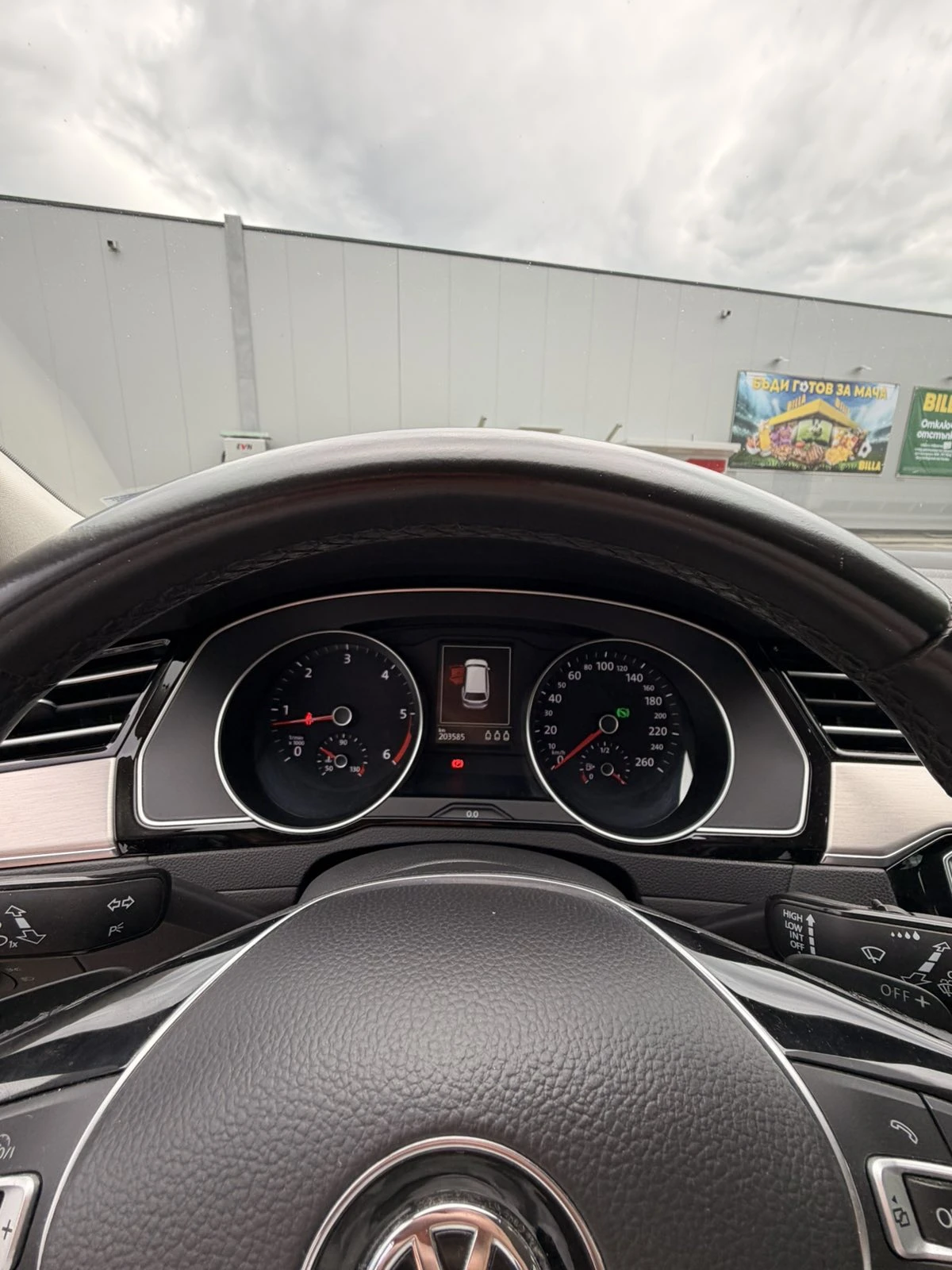 VW Passat 2.0TDI Highline, снимка 8 - Автомобили и джипове - 55512669