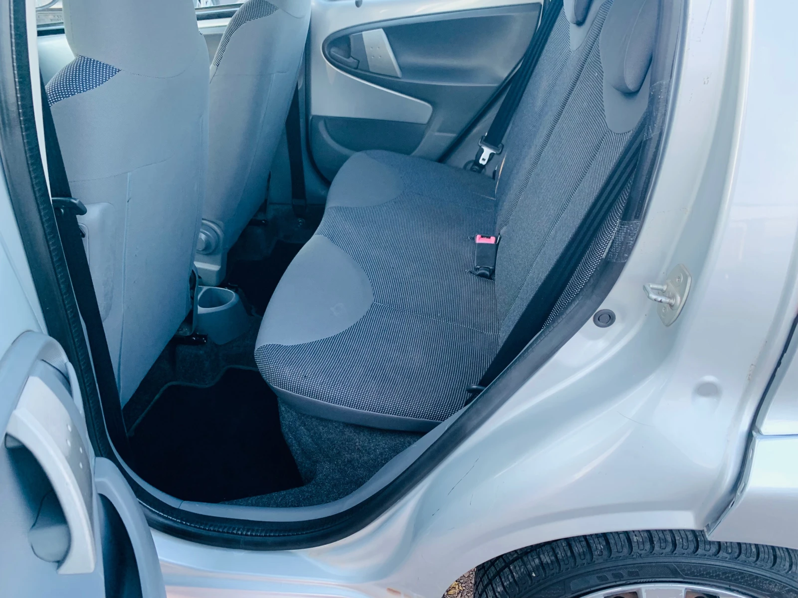 Peugeot 107 1.0i 57000км, снимка 13 - Автомобили и джипове - 55495685
