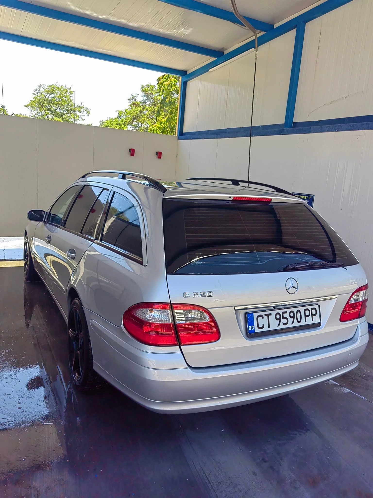 Mercedes-Benz E 220, снимка 2 - Автомобили и джипове - 55967646