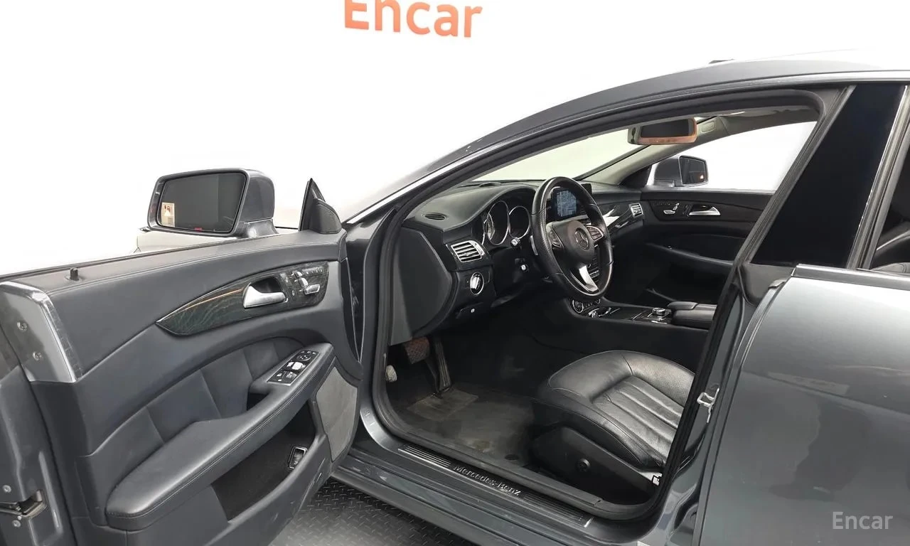 Mercedes-Benz CLS 350 d 4MATIC/ПОДГРЕВ/ОБДУХ/ПАНОРАМА/ПАМЕТ/, снимка 10 - Автомобили и джипове - 56102987
