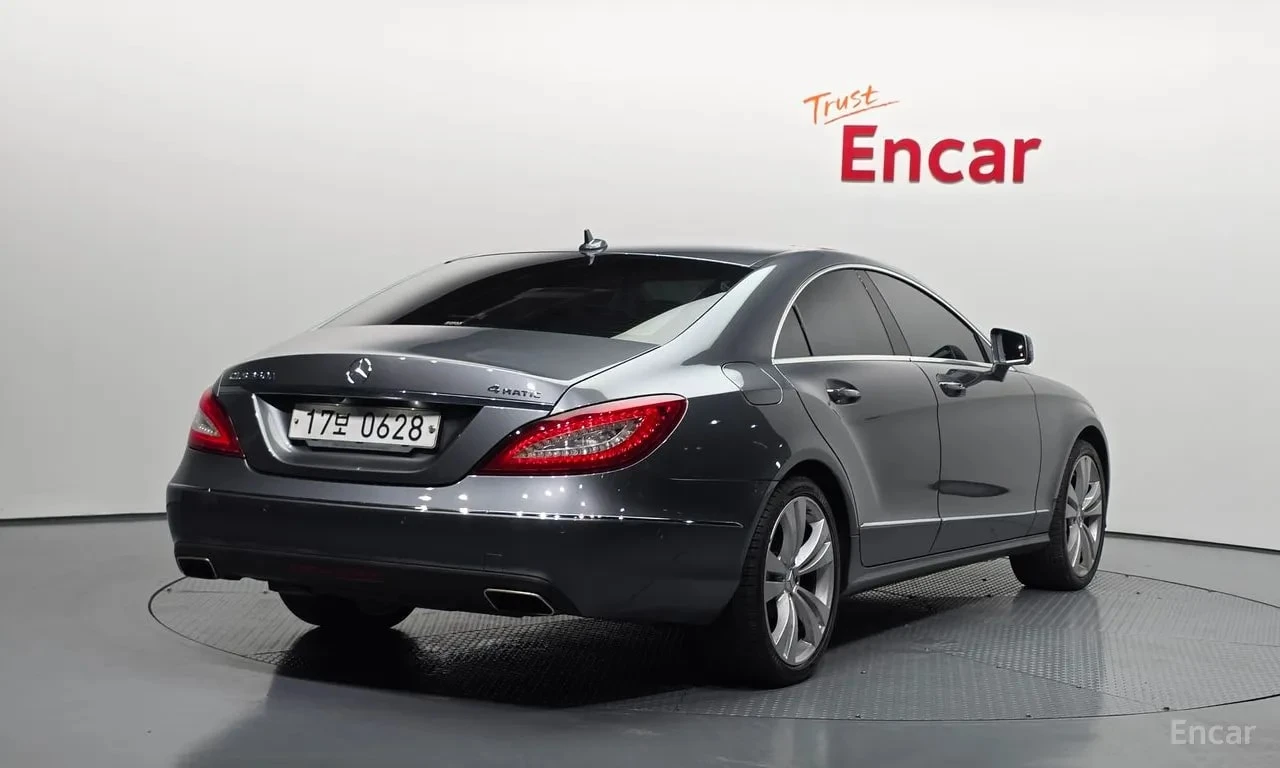 Mercedes-Benz CLS 350 d 4MATIC/ПОДГРЕВ/ОБДУХ/ПАНОРАМА/ПАМЕТ/, снимка 2 - Автомобили и джипове - 56102987