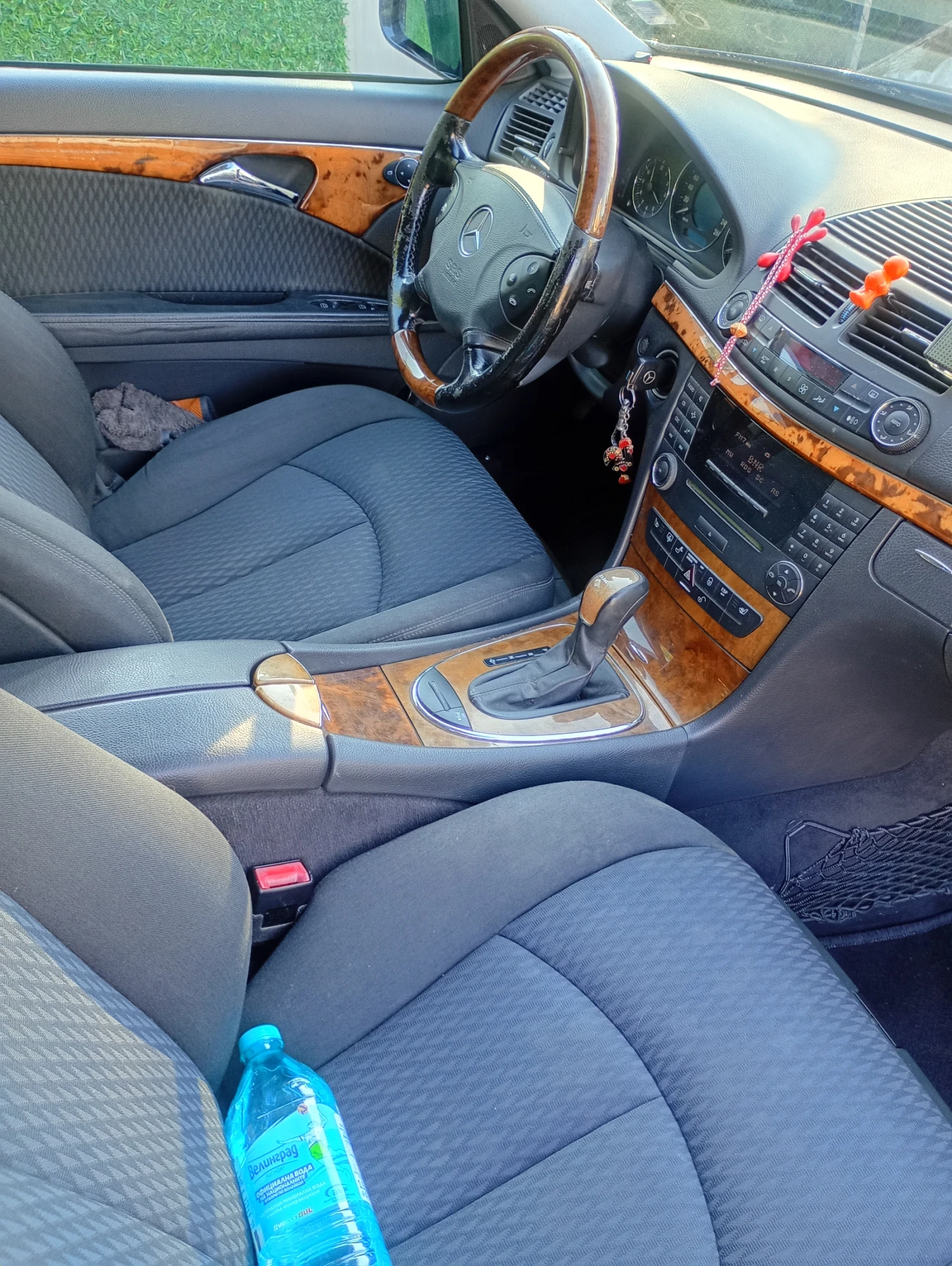 Mercedes-Benz E 240, снимка 6 - Автомобили и джипове - 56153239