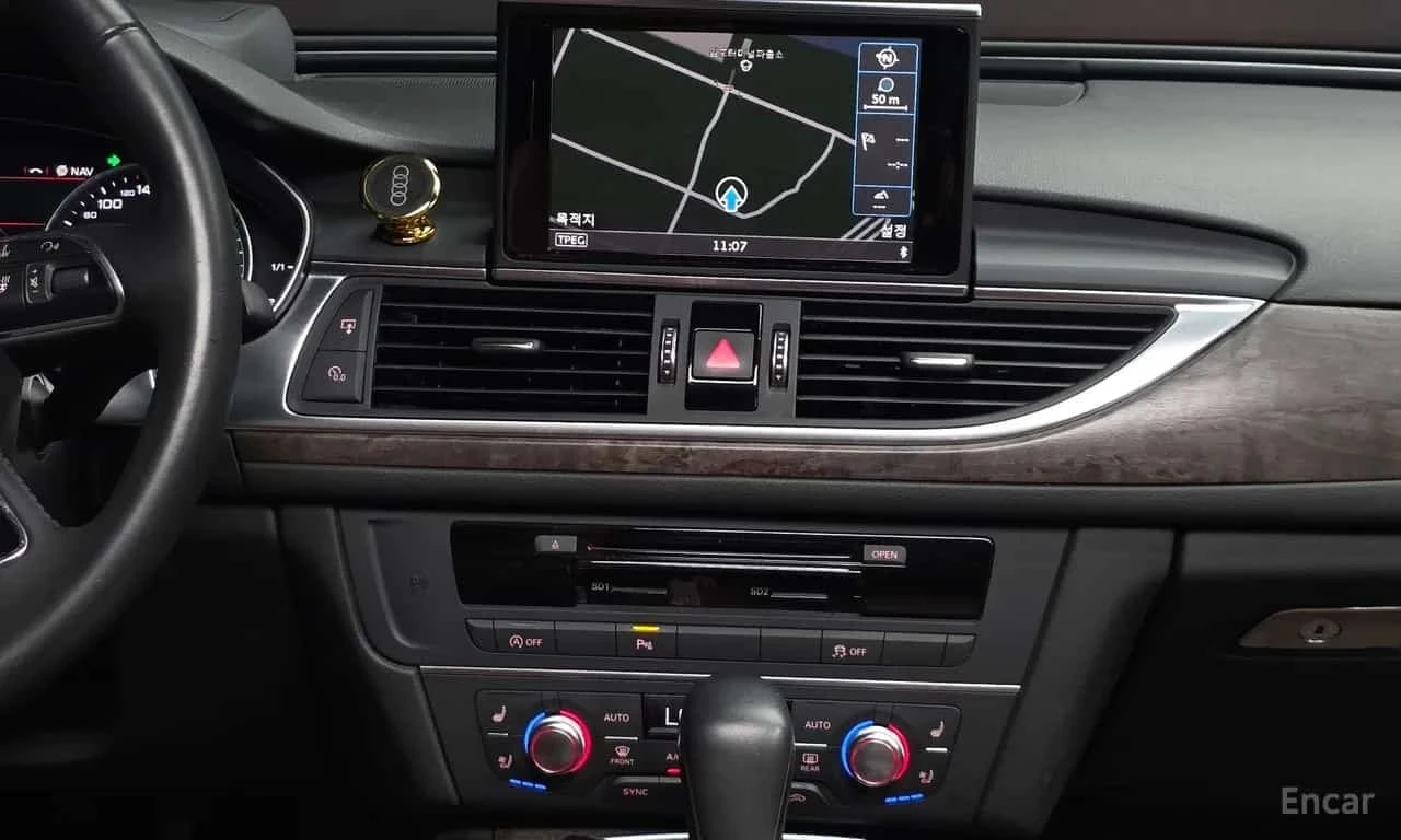 Audi A6 35 TDI Premium| ОБДУХ| HUD| PANO| ПАМЕТ| 2 КЛЮЧА| , снимка 14 - Автомобили и джипове - 56199657