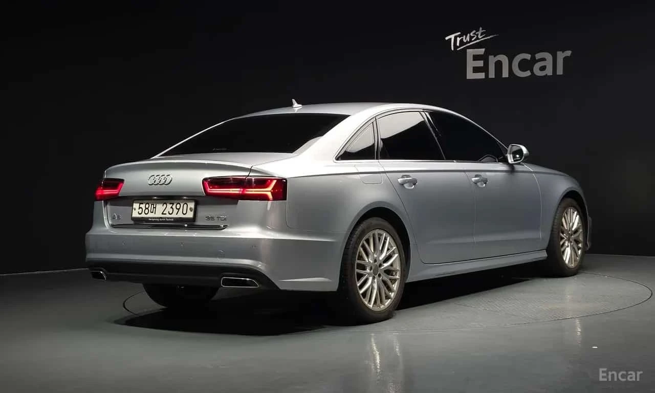 Audi A6 35 TDI Premium| ОБДУХ| HUD| PANO| ПАМЕТ| 2 КЛЮЧА| , снимка 2 - Автомобили и джипове - 56199657