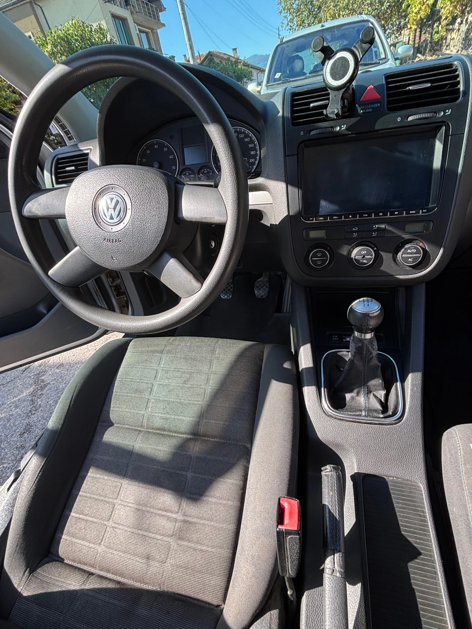 VW Golf, снимка 5 - Автомобили и джипове - 56330602