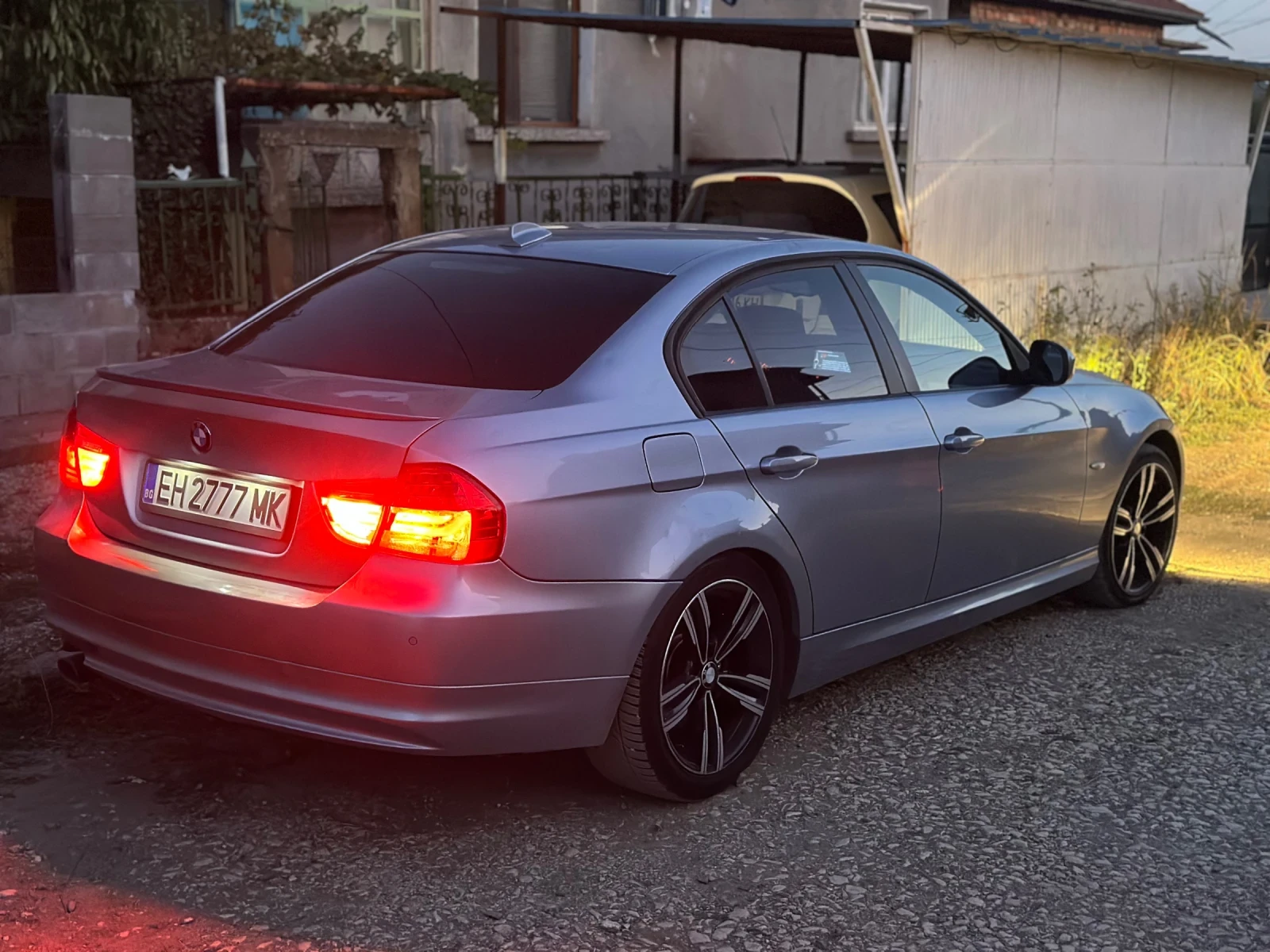 BMW 320, снимка 2 - Автомобили и джипове - 56547864