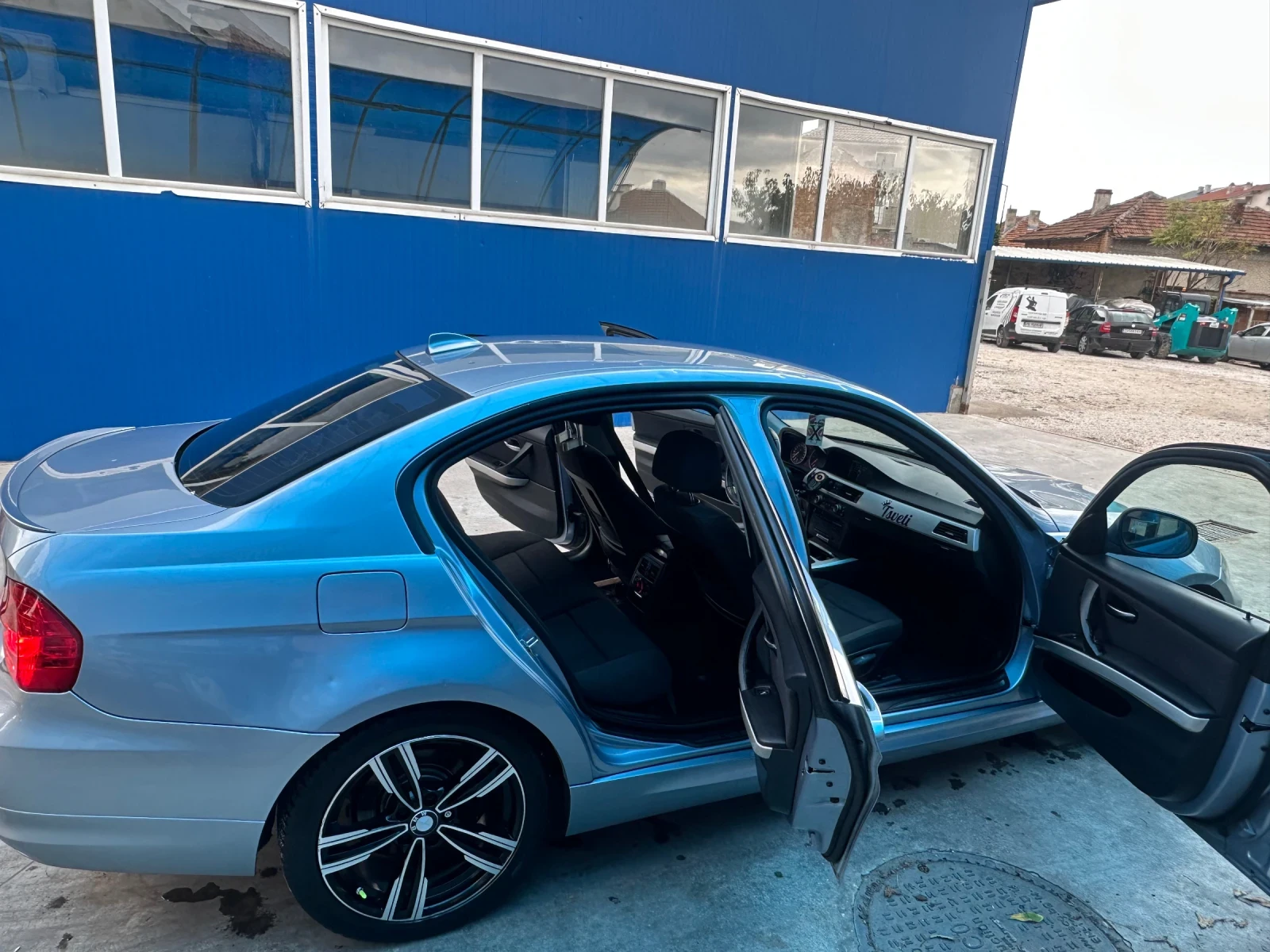 BMW 320, снимка 8 - Автомобили и джипове - 56547864