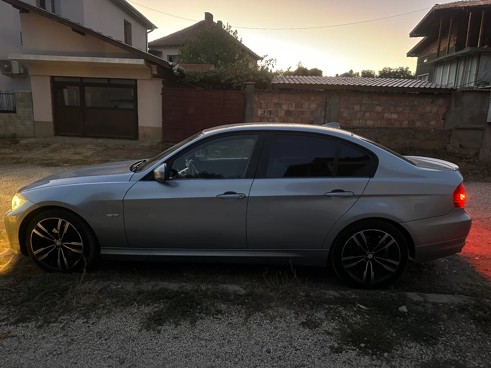 BMW 320, снимка 3 - Автомобили и джипове - 56547864