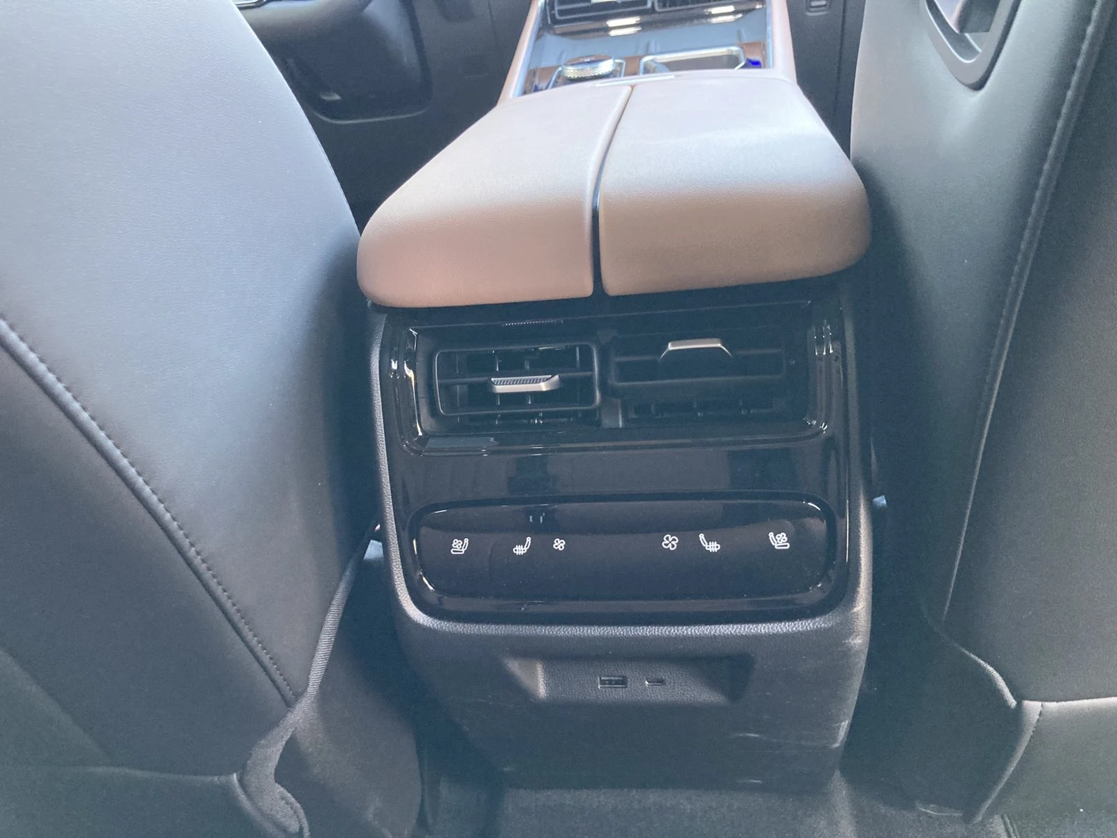 EBRO s900 PHEV Luxury 4x4 | Mobile.bg � ����������� 17