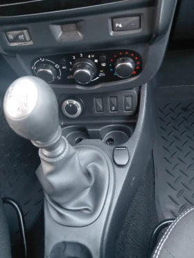 Dacia Duster 1.5dCi 4x4, снимка 15