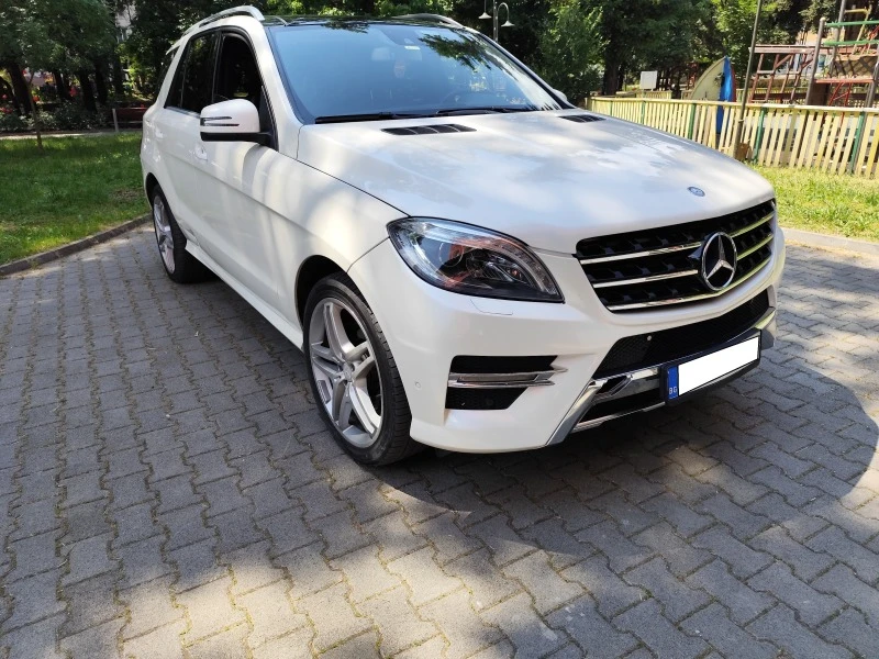 Mercedes-Benz ML 350 AMG/Панорама/Обдухване/Harman Kardon/21ц/Вс.Платен, снимка 3 - Автомобили и джипове - 47200389