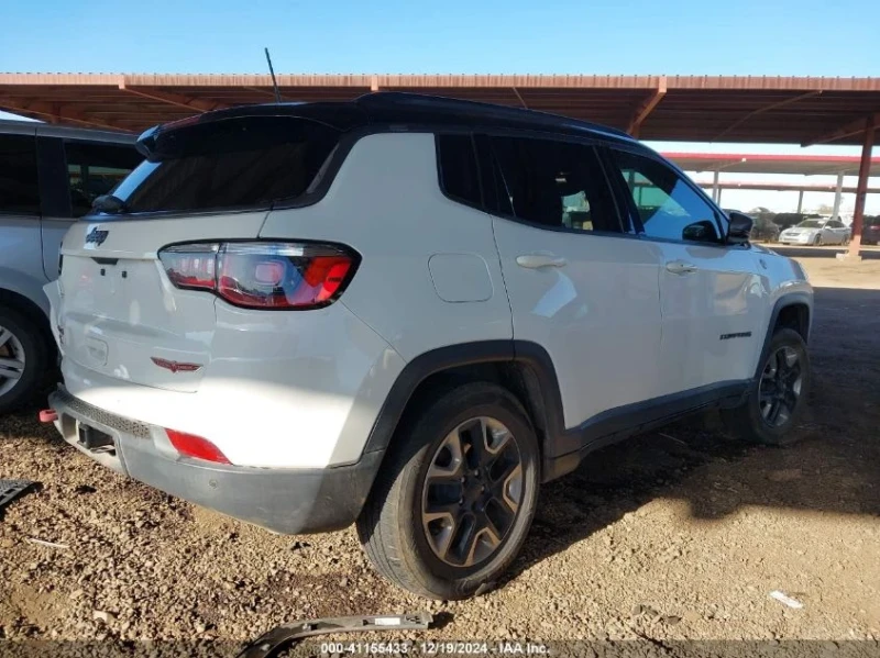 Jeep Compass, снимка 6 - Автомобили и джипове - 48738134