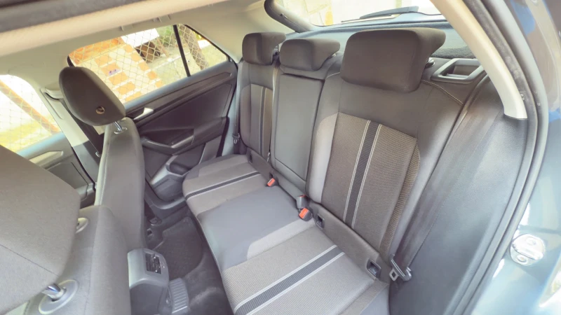 VW T-Roc, снимка 9 - Автомобили и джипове - 52407730