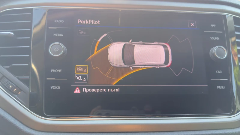 VW T-Roc, снимка 11 - Автомобили и джипове - 52407730