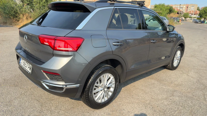 VW T-Roc, снимка 16 - Автомобили и джипове - 52407730