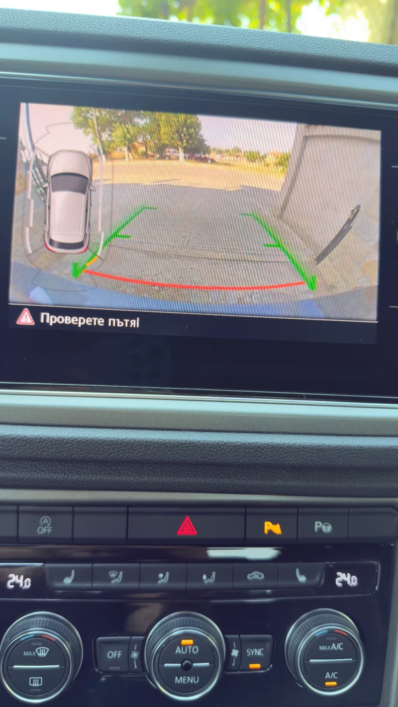 VW T-Roc, снимка 10 - Автомобили и джипове - 52407730