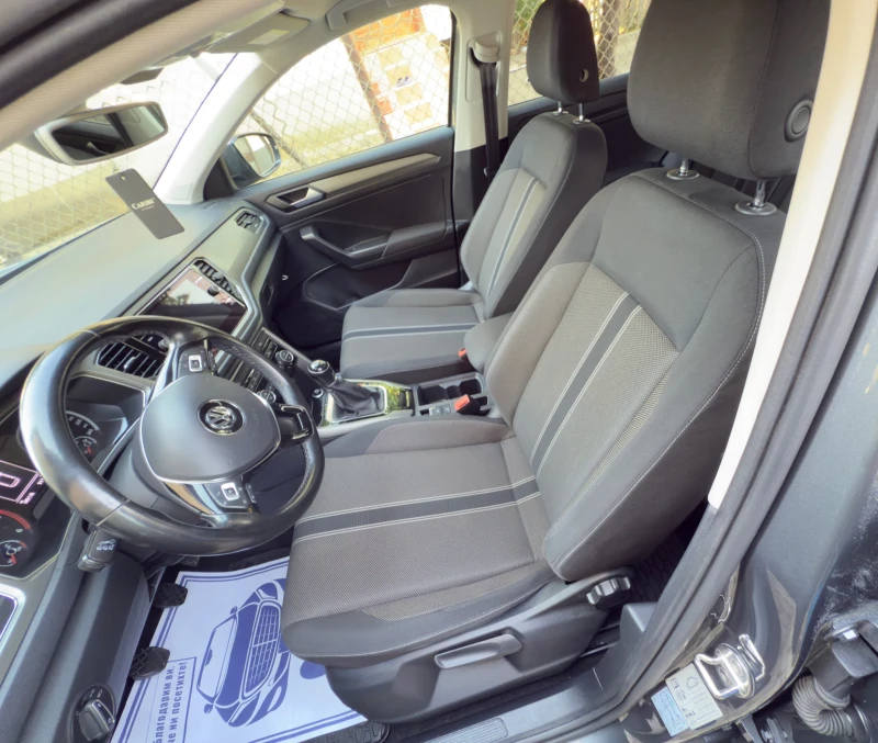 VW T-Roc, снимка 8 - Автомобили и джипове - 52407730
