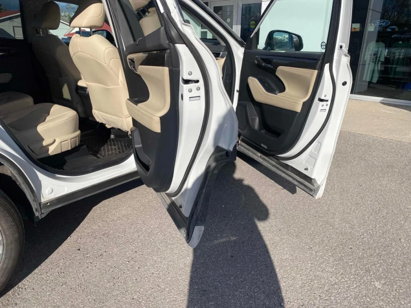 Toyota Highlander * AWD * CARFAX * PLATINUM * 360* ОБДУХВАНЕ, снимка 14 - Автомобили и джипове - 53466507