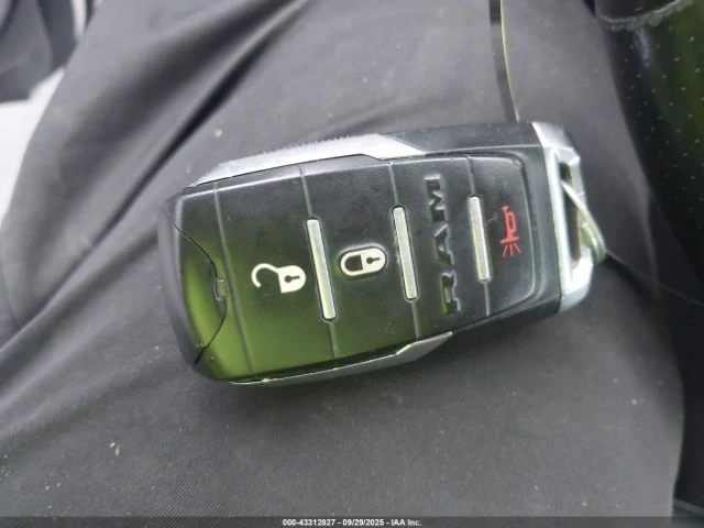 Dodge RAM 1500 REBEL 4X4 6'4 BOX, снимка 11 - Автомобили и джипове - 53371641