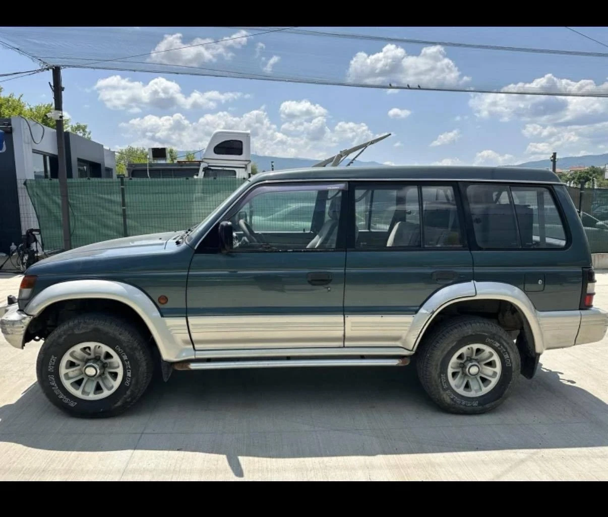 Mitsubishi Pajero Джипа е вече СО. Обслужен, качваш се и караш.  - изображение 4