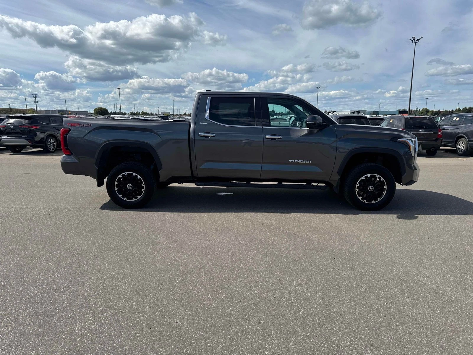 Toyota Tundra Limited С РЕГИСТРАЦИЯ & АВТО КРЕДИТ - изображение 3