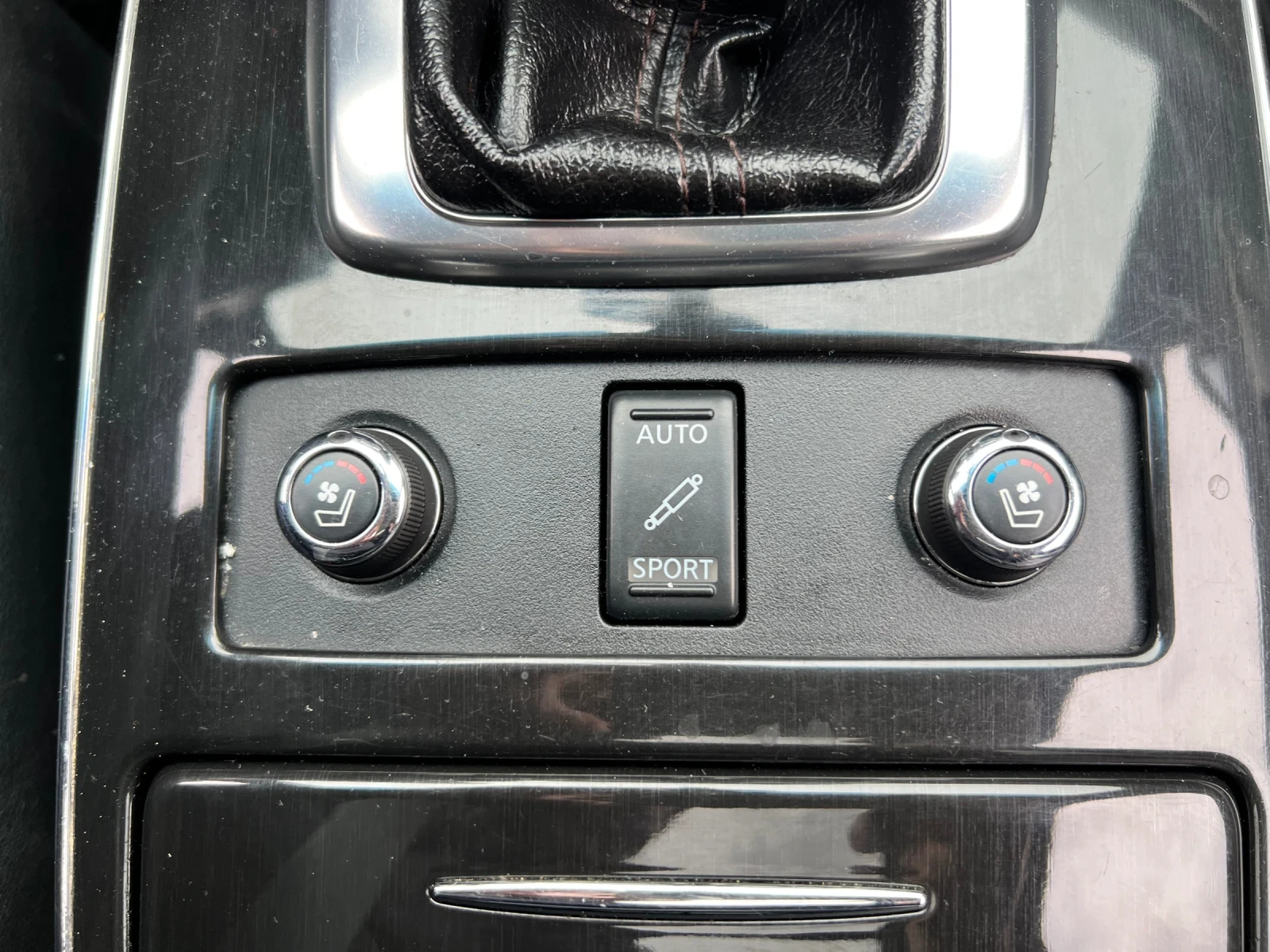 Infiniti Fx 30 Дистроник/360/обдухване/4x4, снимка 15 - Автомобили и джипове - 53724154