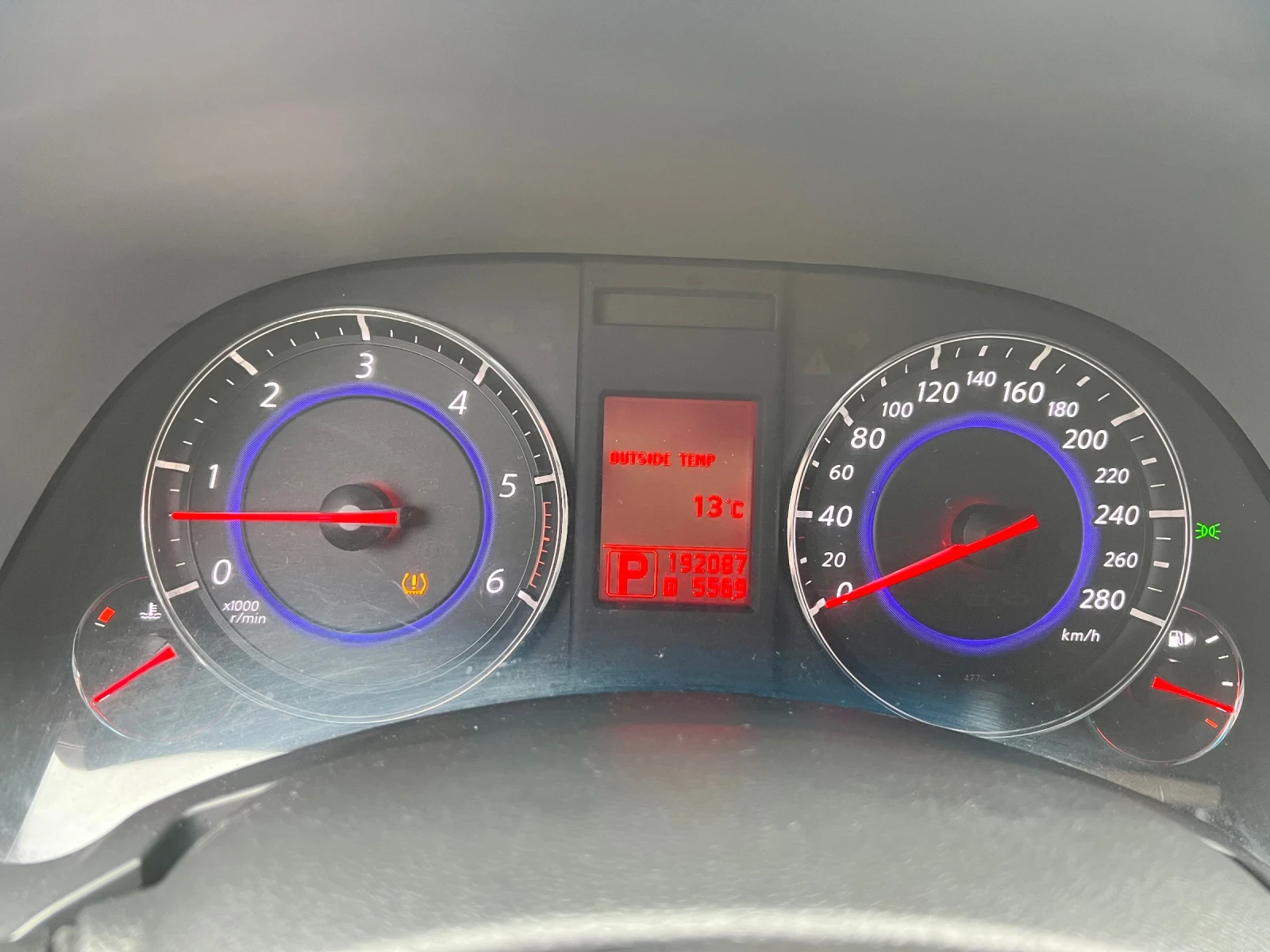 Infiniti Fx 30 Дистроник/360/обдухване/4x4, снимка 12 - Автомобили и джипове - 53724154