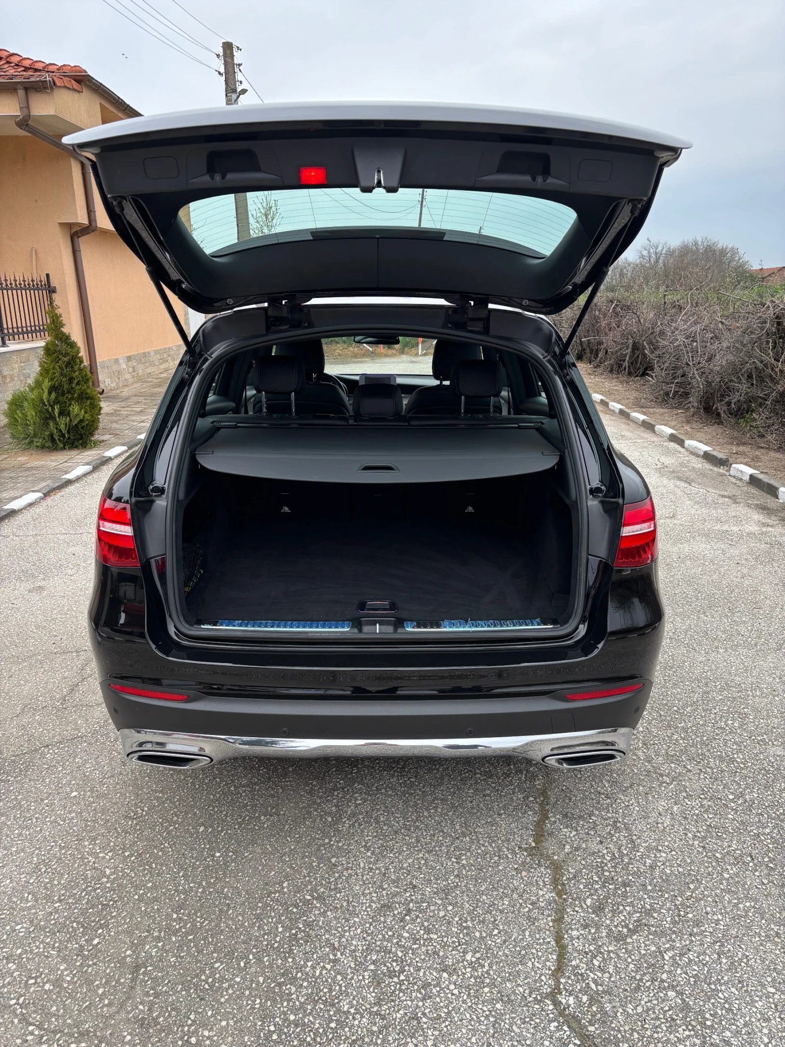 Mercedes-Benz GLC 250, снимка 14 - Автомобили и джипове - 54165705